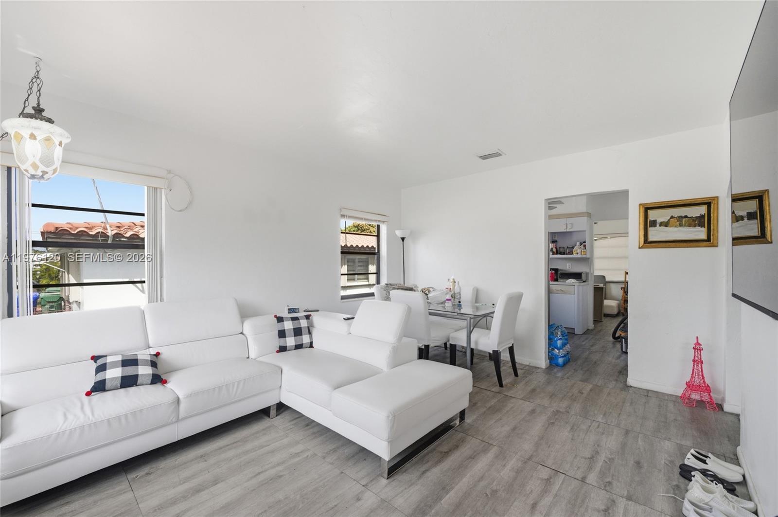 COMFORT GARDENS - Residential Income