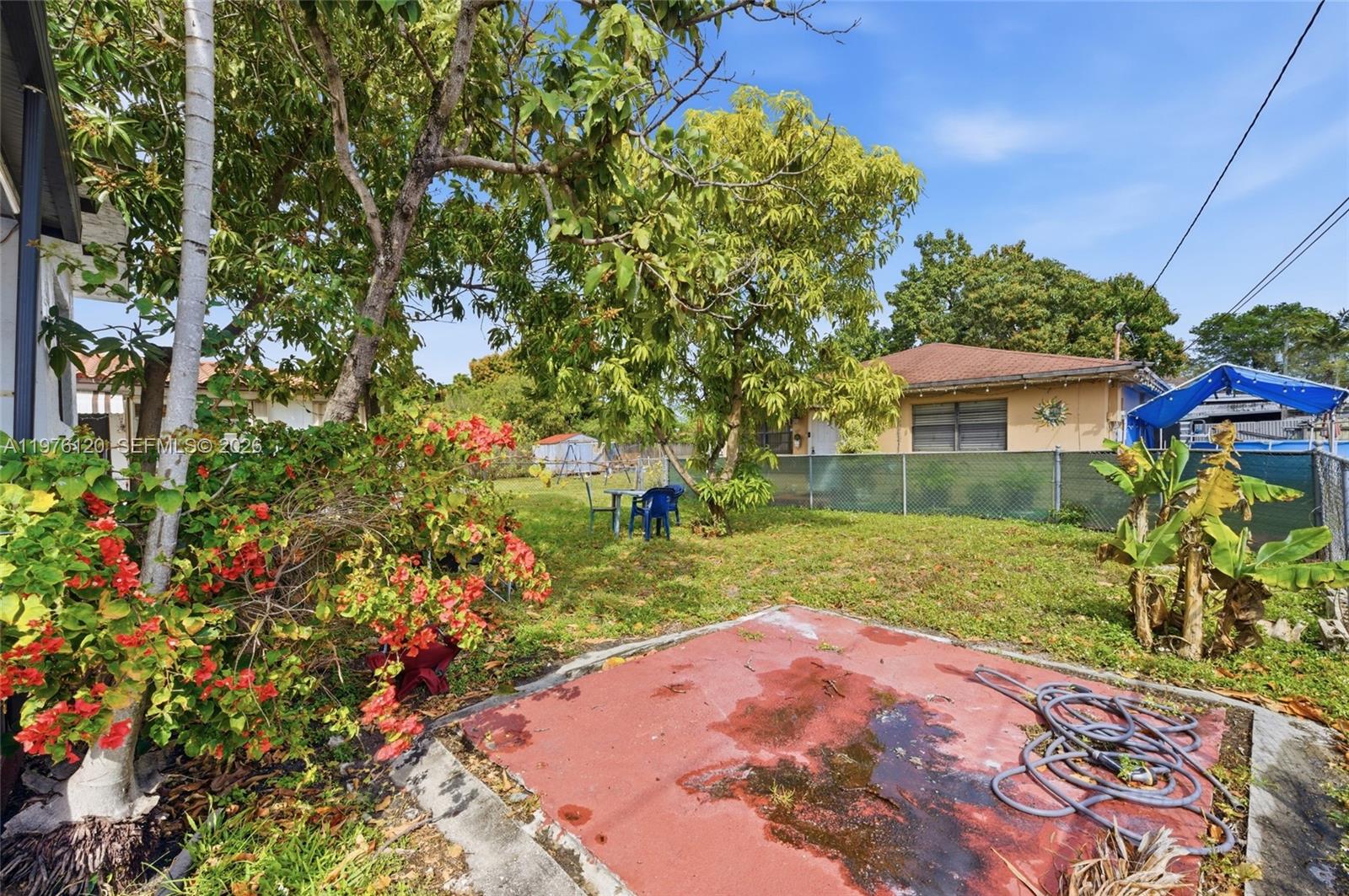 COMFORT GARDENS - Residential Income