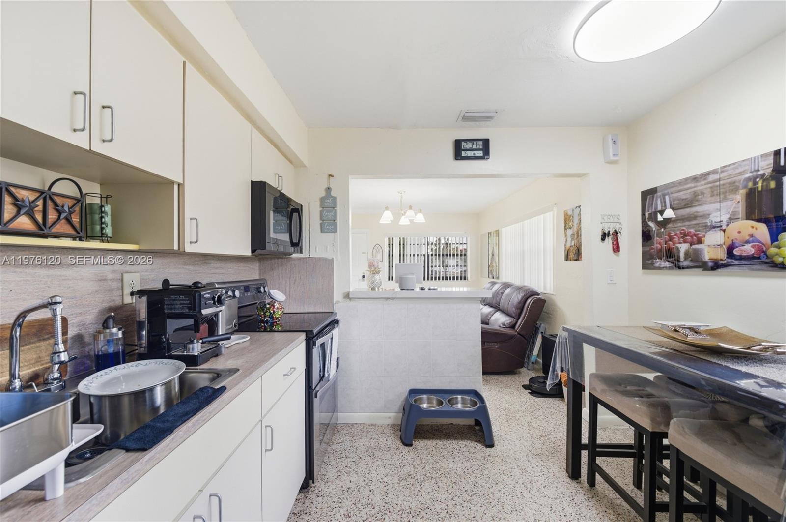 COMFORT GARDENS - Residential Income