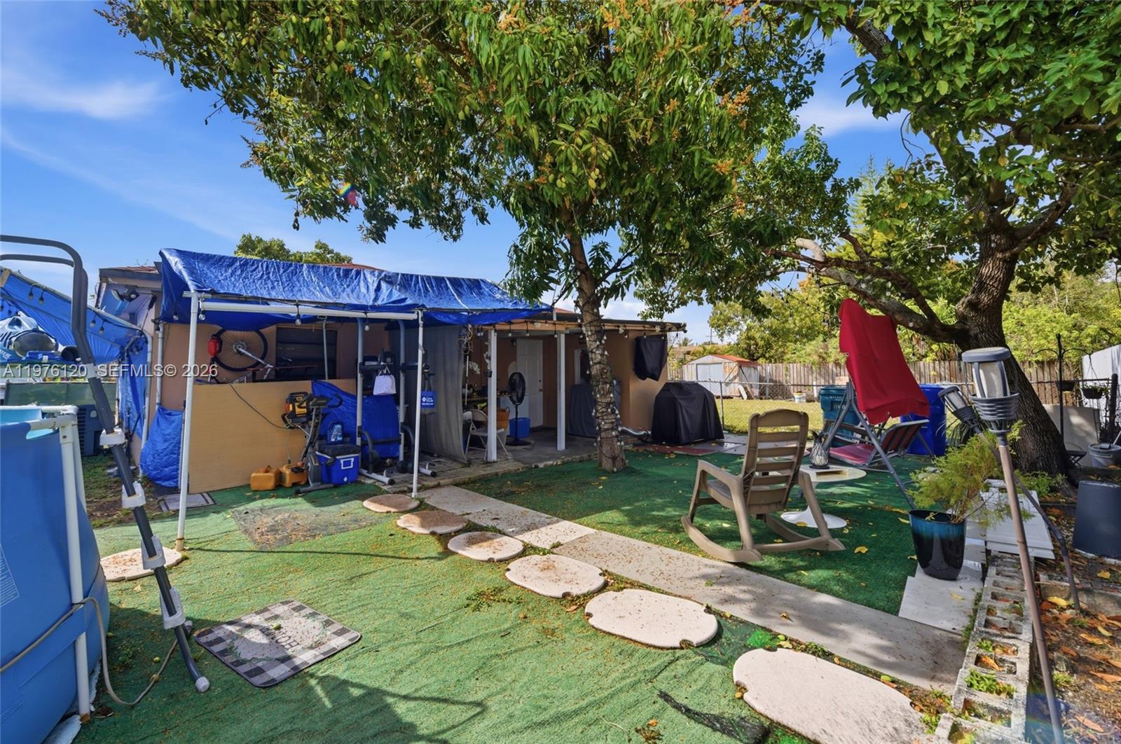 COMFORT GARDENS - Residential Income