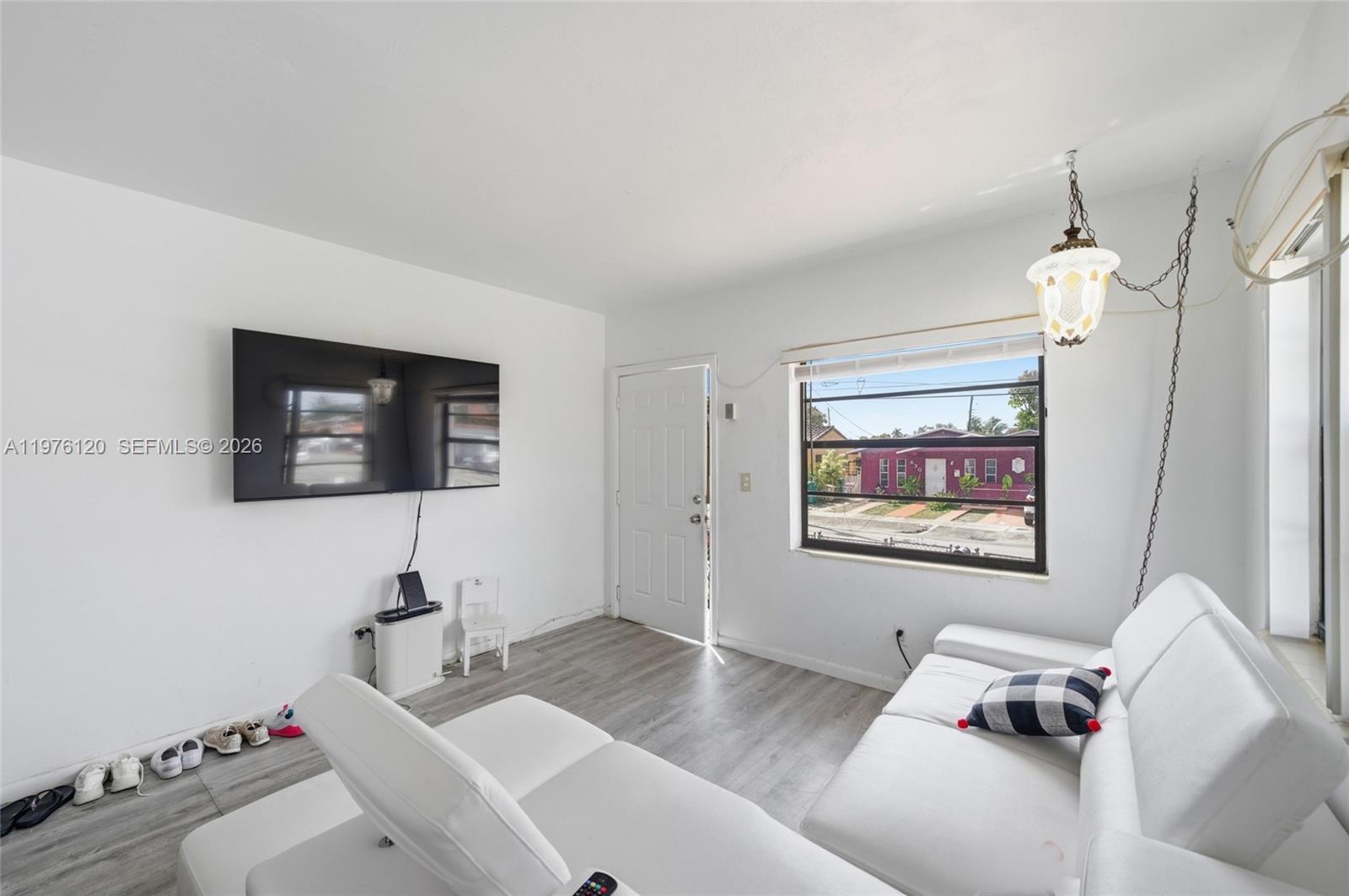 COMFORT GARDENS - Residential Income