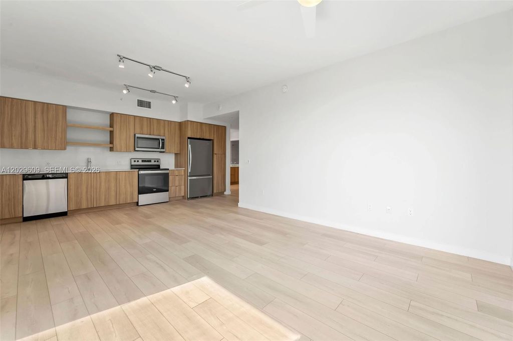 Photo of 555 NE 8th St #0506, Fort Lauderdale, FL 33304 (MLS # A12029609)