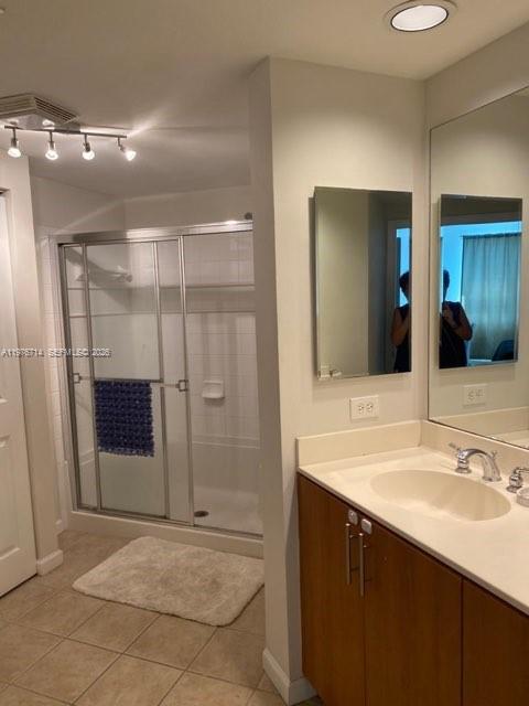 PORTO BELLAGIO CONDO - Residential