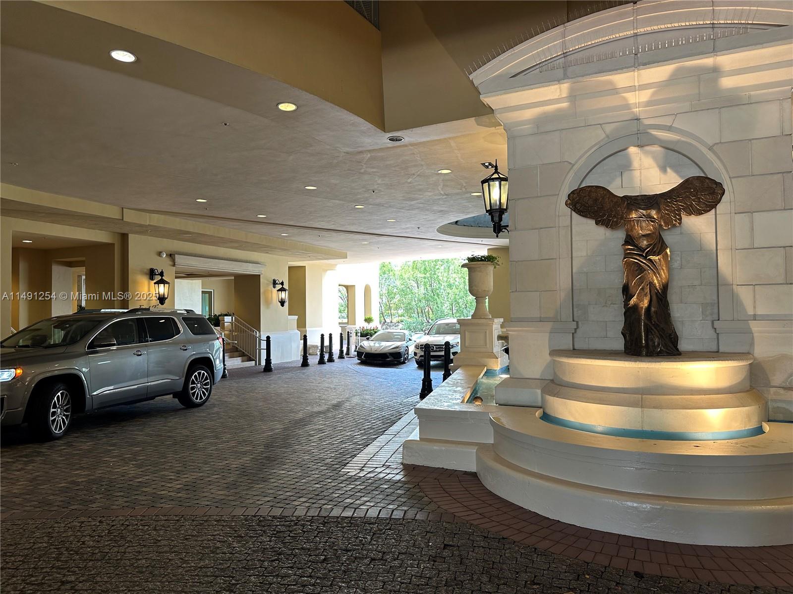 ST TROPEZ ON THE BAY 1 CO - Residential Lease