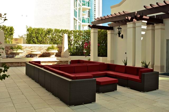 ST TROPEZ ON THE BAY 1 CO - Residential Lease