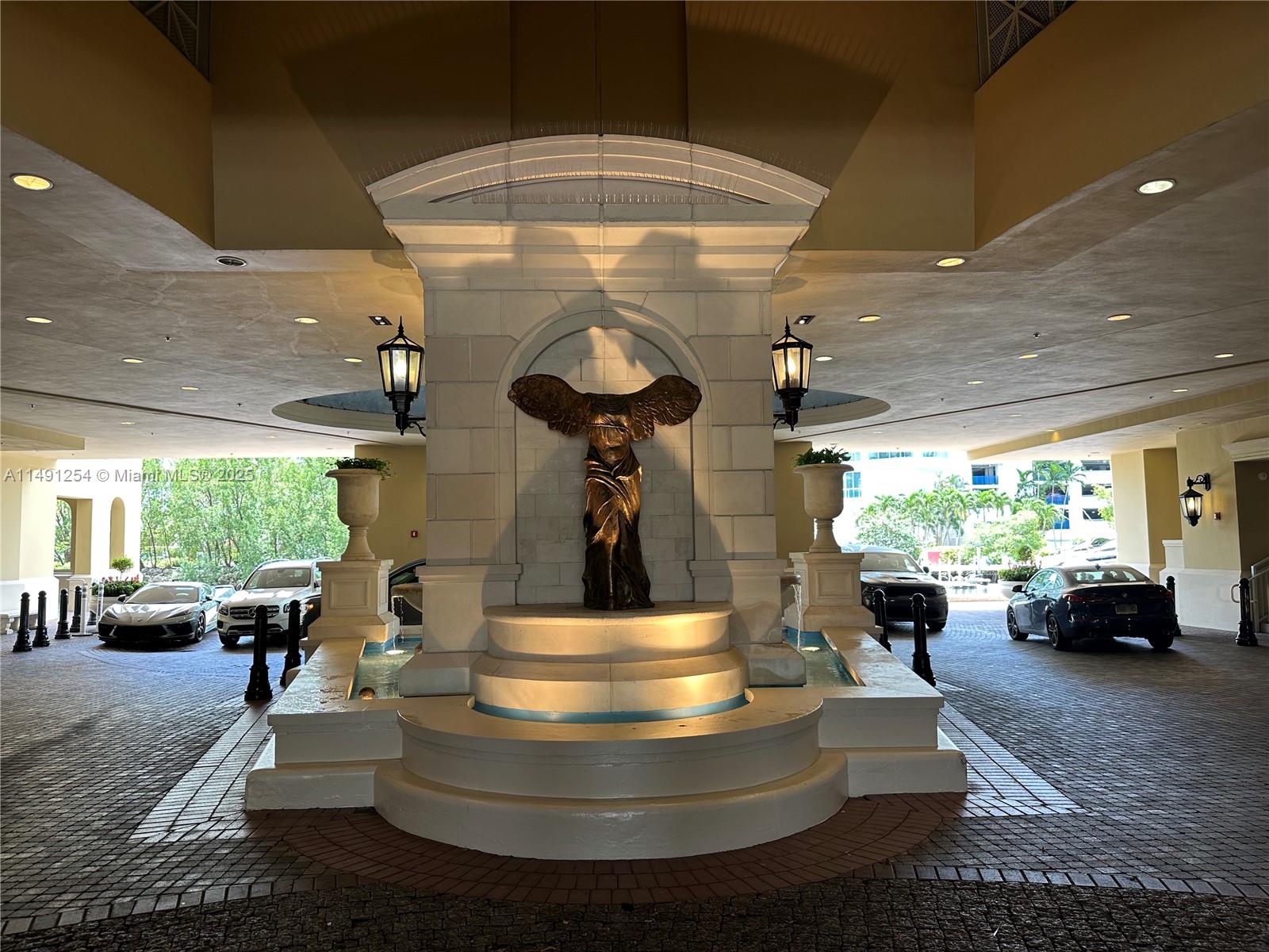 ST TROPEZ ON THE BAY 1 CO - Residential Lease