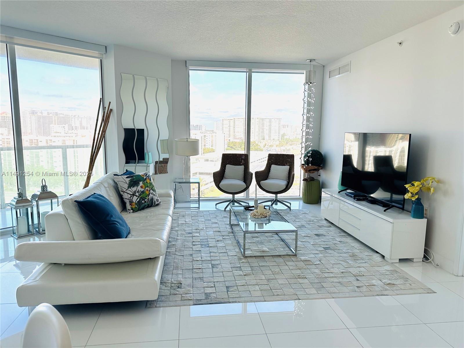 ST TROPEZ ON THE BAY 1 CO - Residential Lease