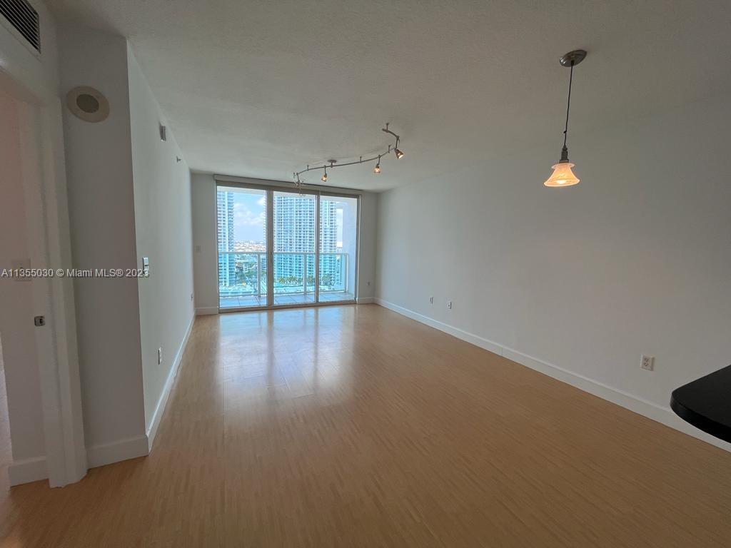 BRICKELL ON THE RIVER N T - Residential Lease