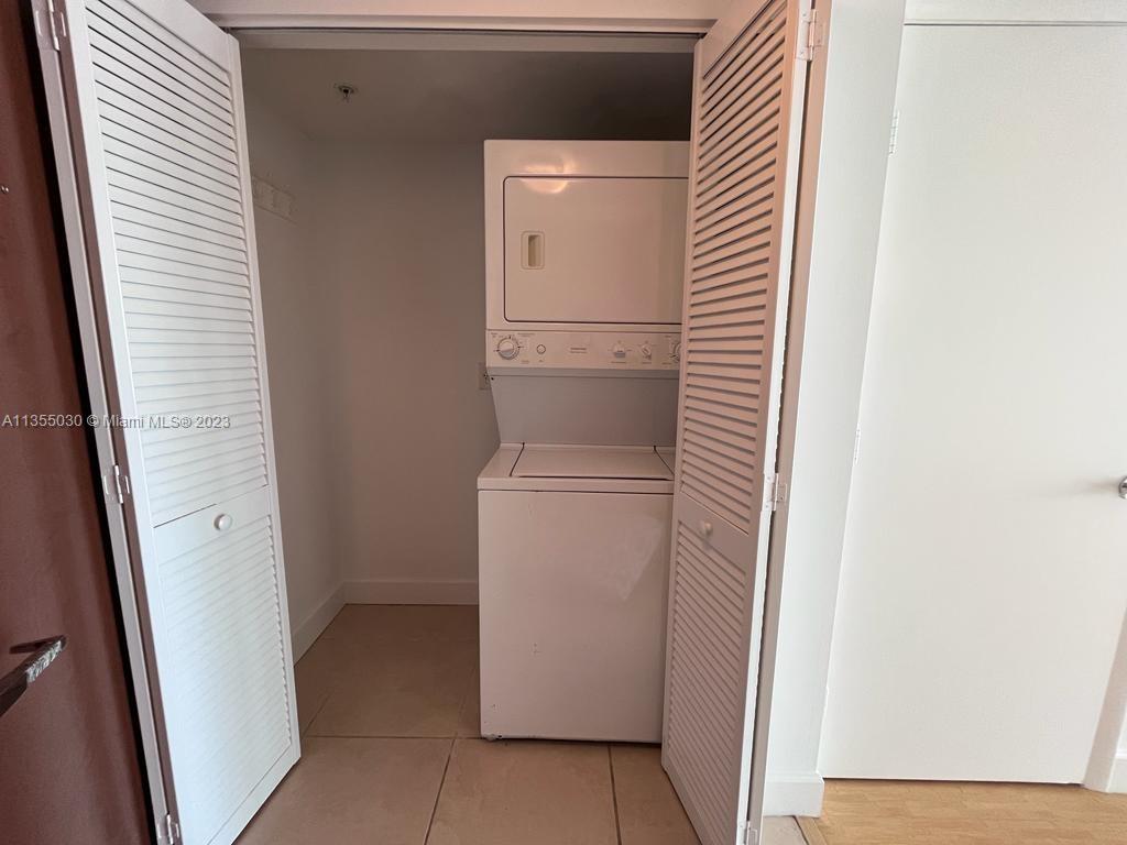 BRICKELL ON THE RIVER N T - Residential Lease