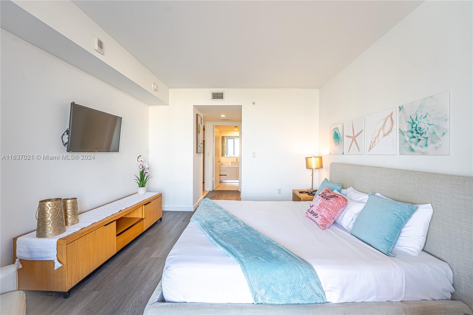 BEACHWALK CONDOMINIUM - Residential