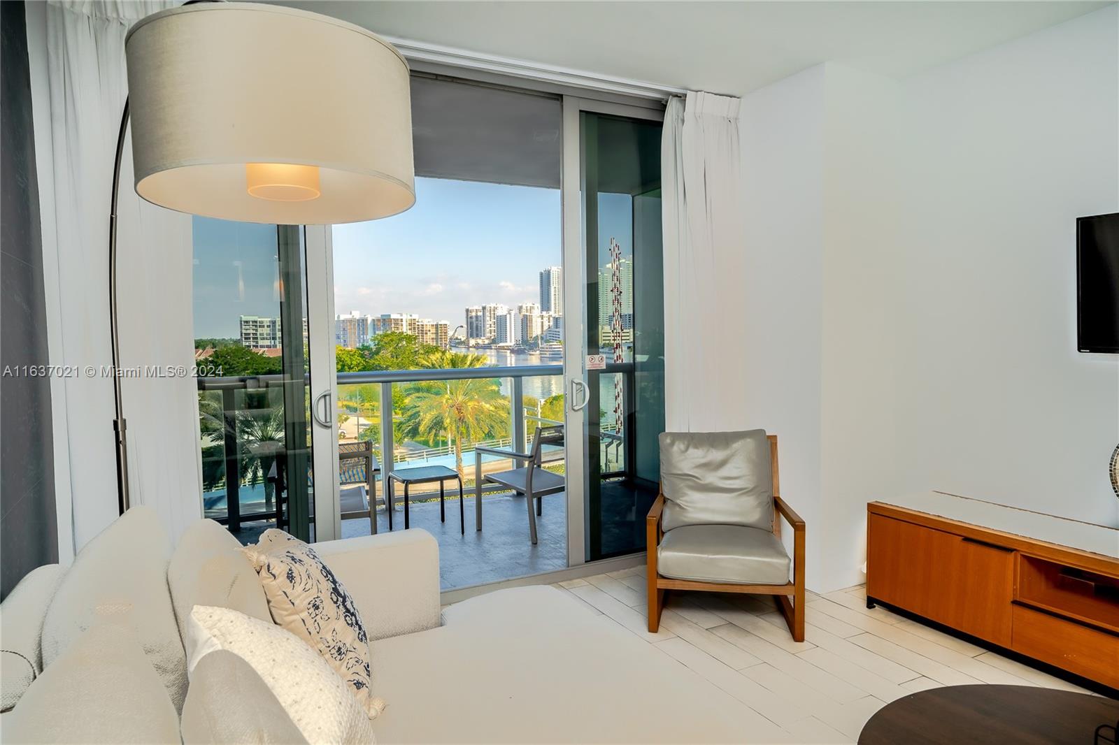 BEACHWALK CONDOMINIUM - Residential