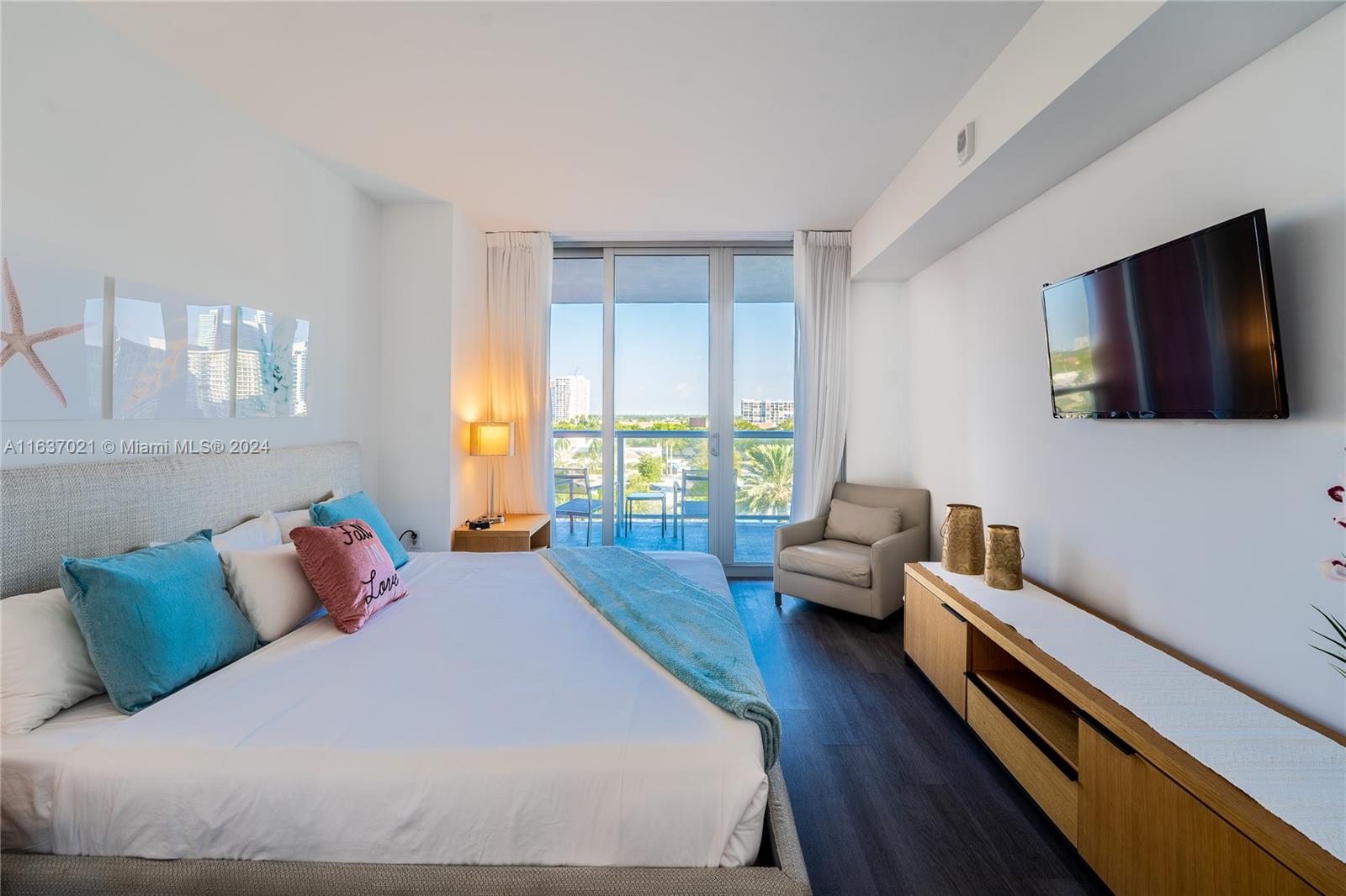 BEACHWALK CONDOMINIUM - Residential