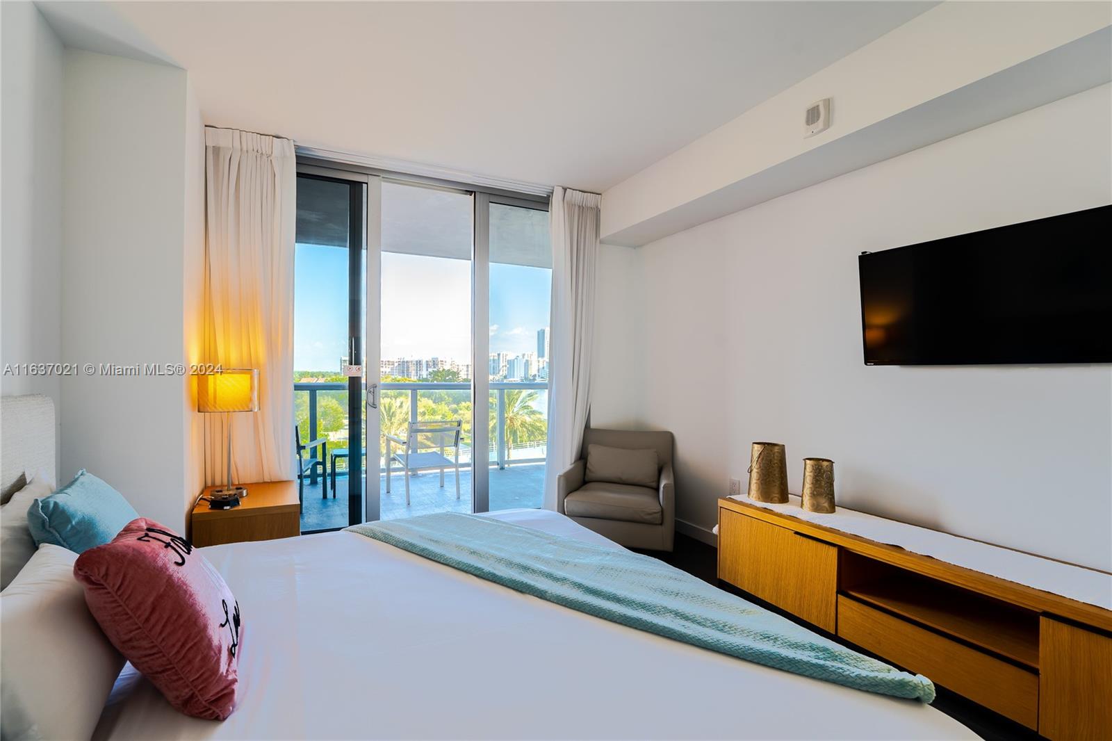 BEACHWALK CONDOMINIUM - Residential