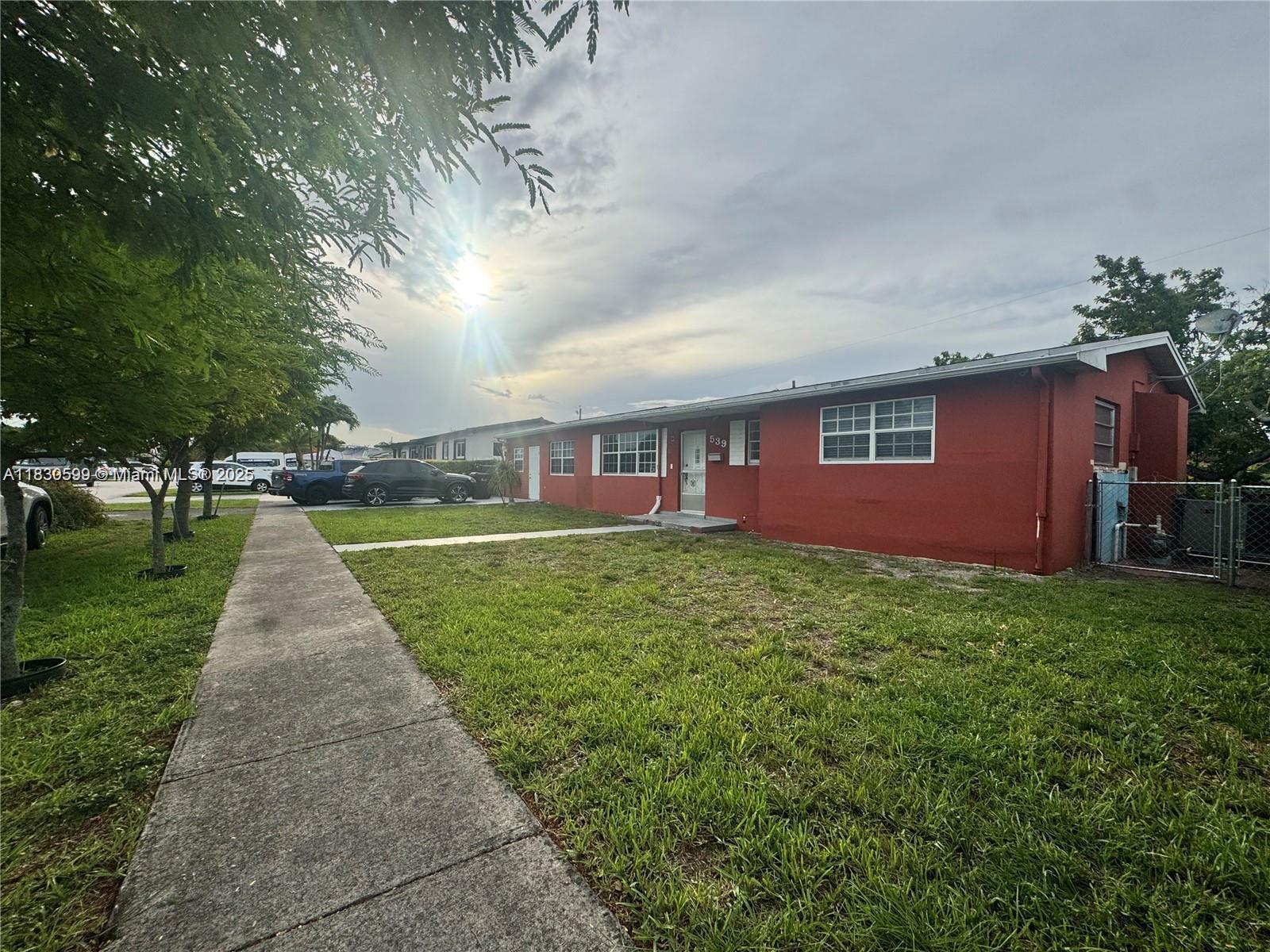 539 W 40th
