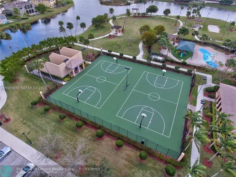 HERON BAY NORTHEAST - Residential