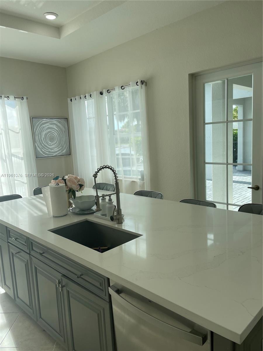 HERON BAY NORTHEAST - Residential