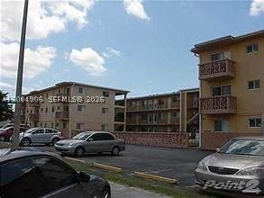 2330 NW 11th St 24, Miami FL 33125