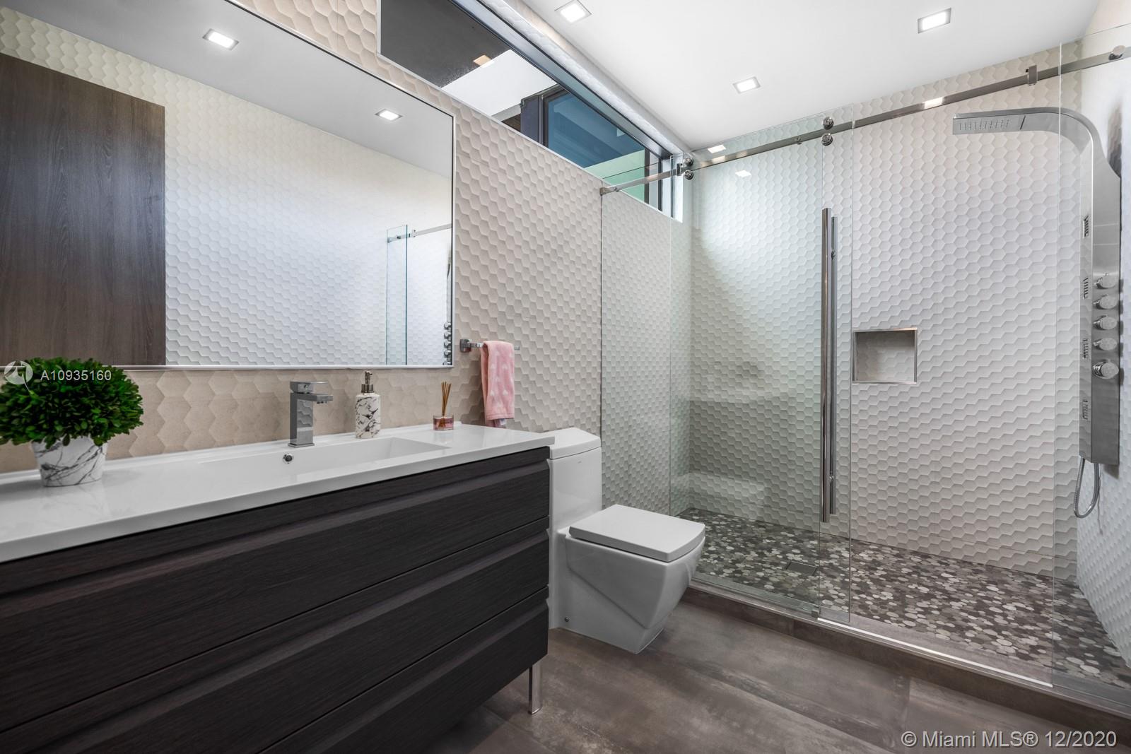 SEA ISLAND - Residential