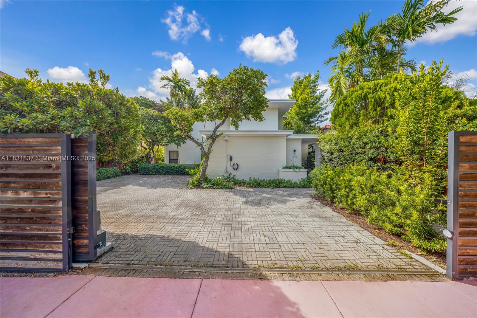 ISLE OF NORMANDY TROUVILL - Residential