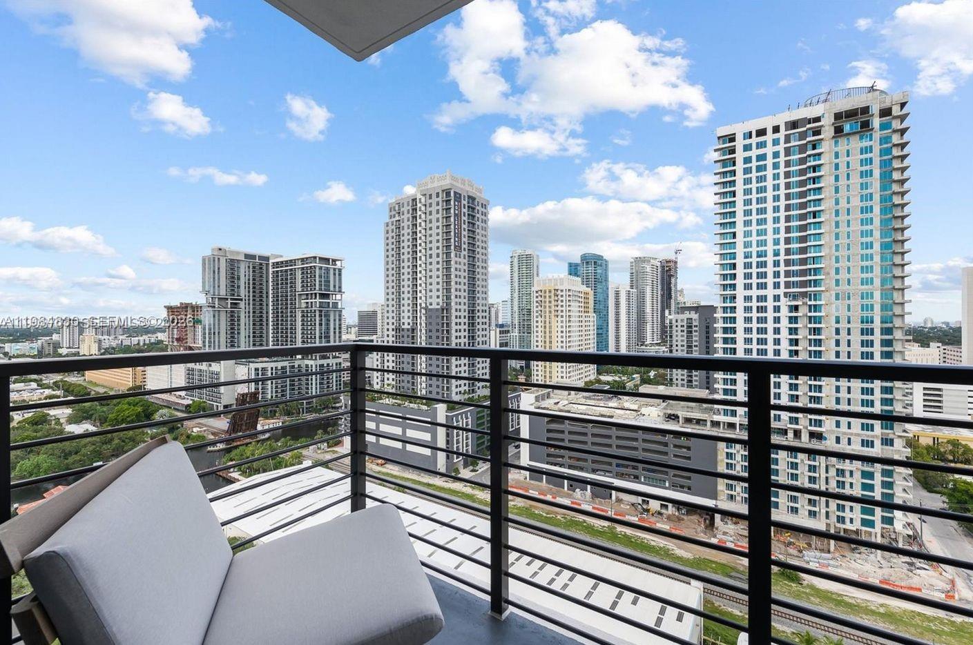 307 SW 5th St S1