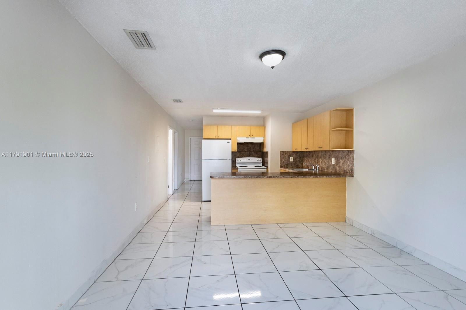 BRISTOL PARK II - Residential Lease