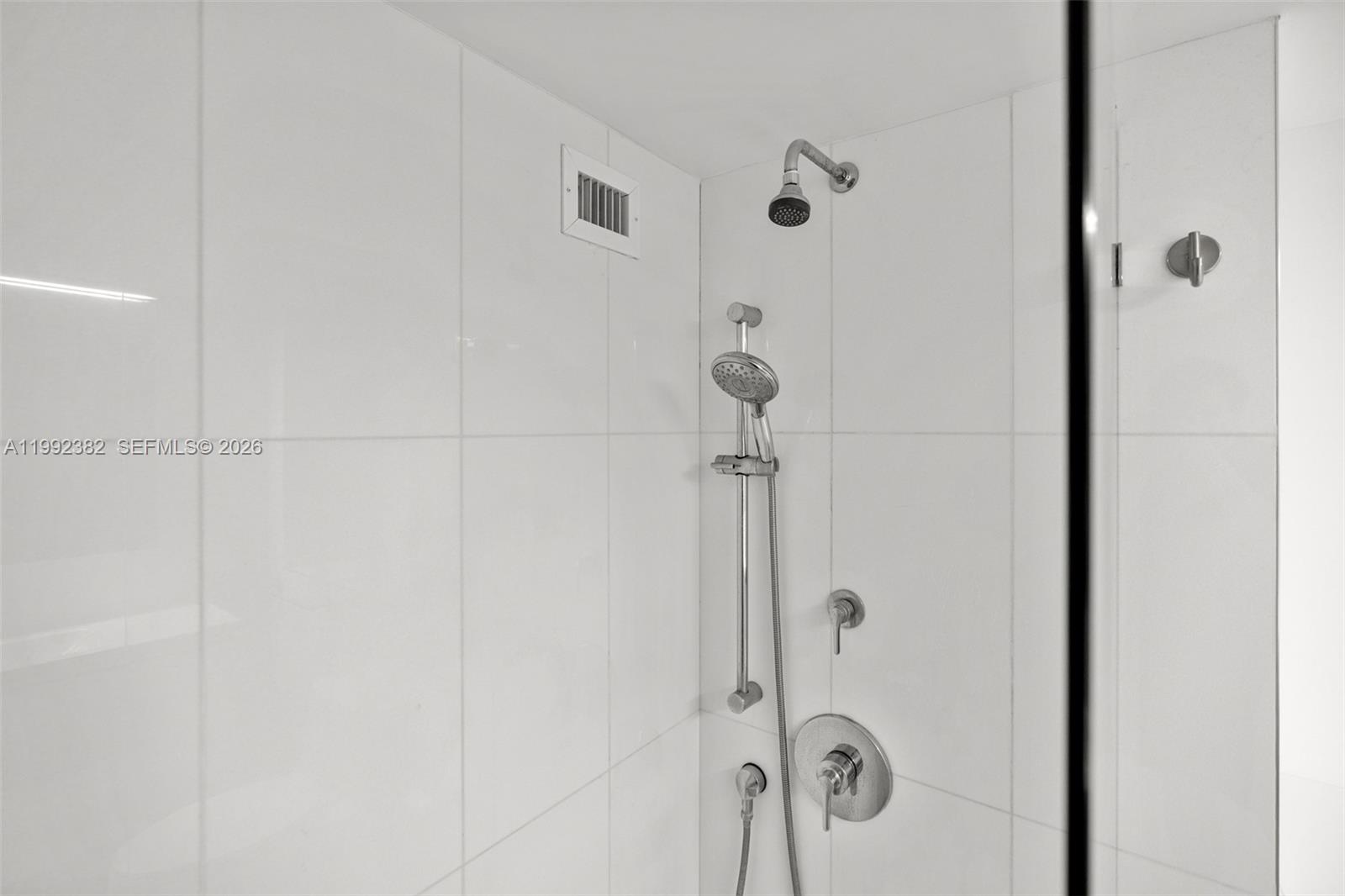 HALLMARK OF HOLLYWOOD - Residential