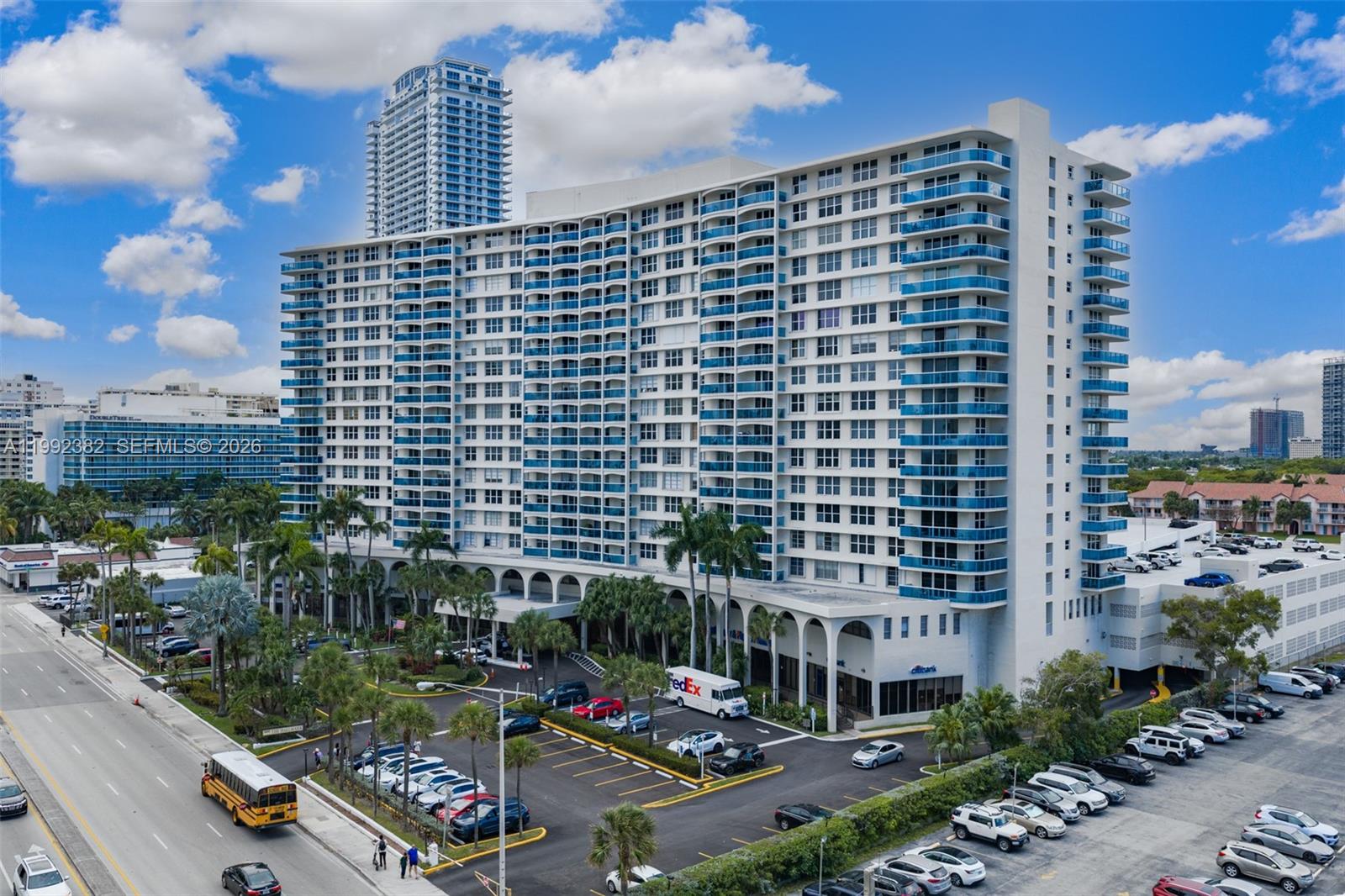 HALLMARK OF HOLLYWOOD - Residential