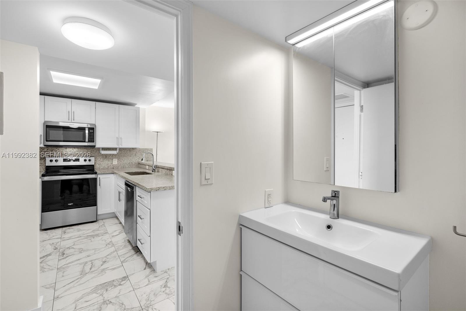 HALLMARK OF HOLLYWOOD - Residential