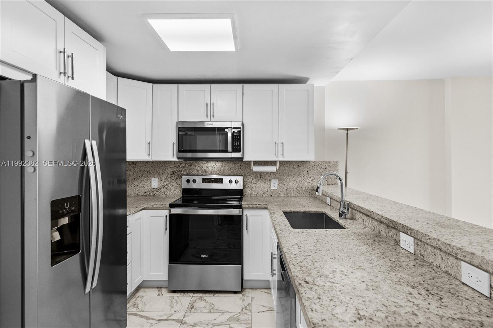 HALLMARK OF HOLLYWOOD - Residential