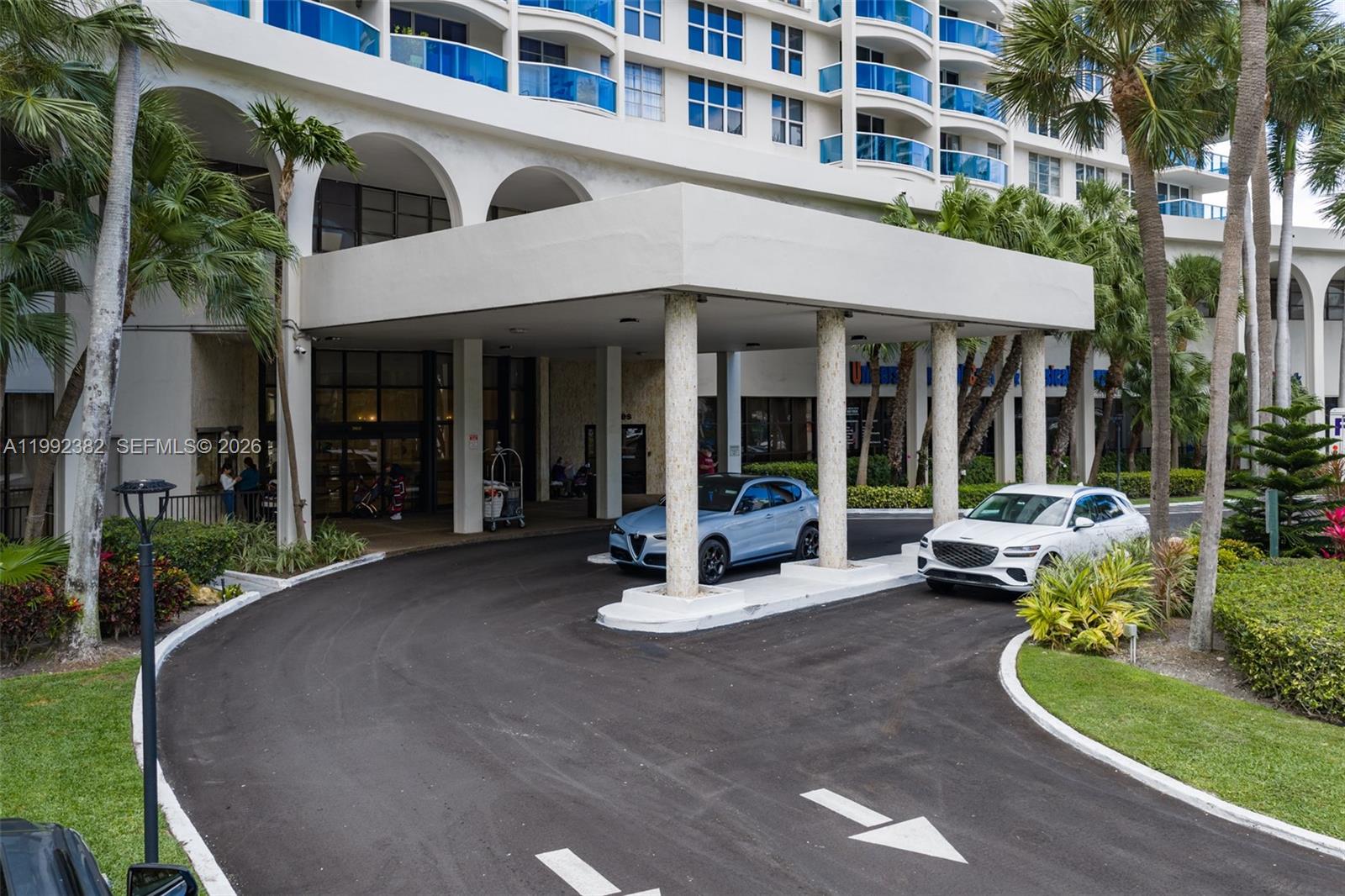 HALLMARK OF HOLLYWOOD - Residential