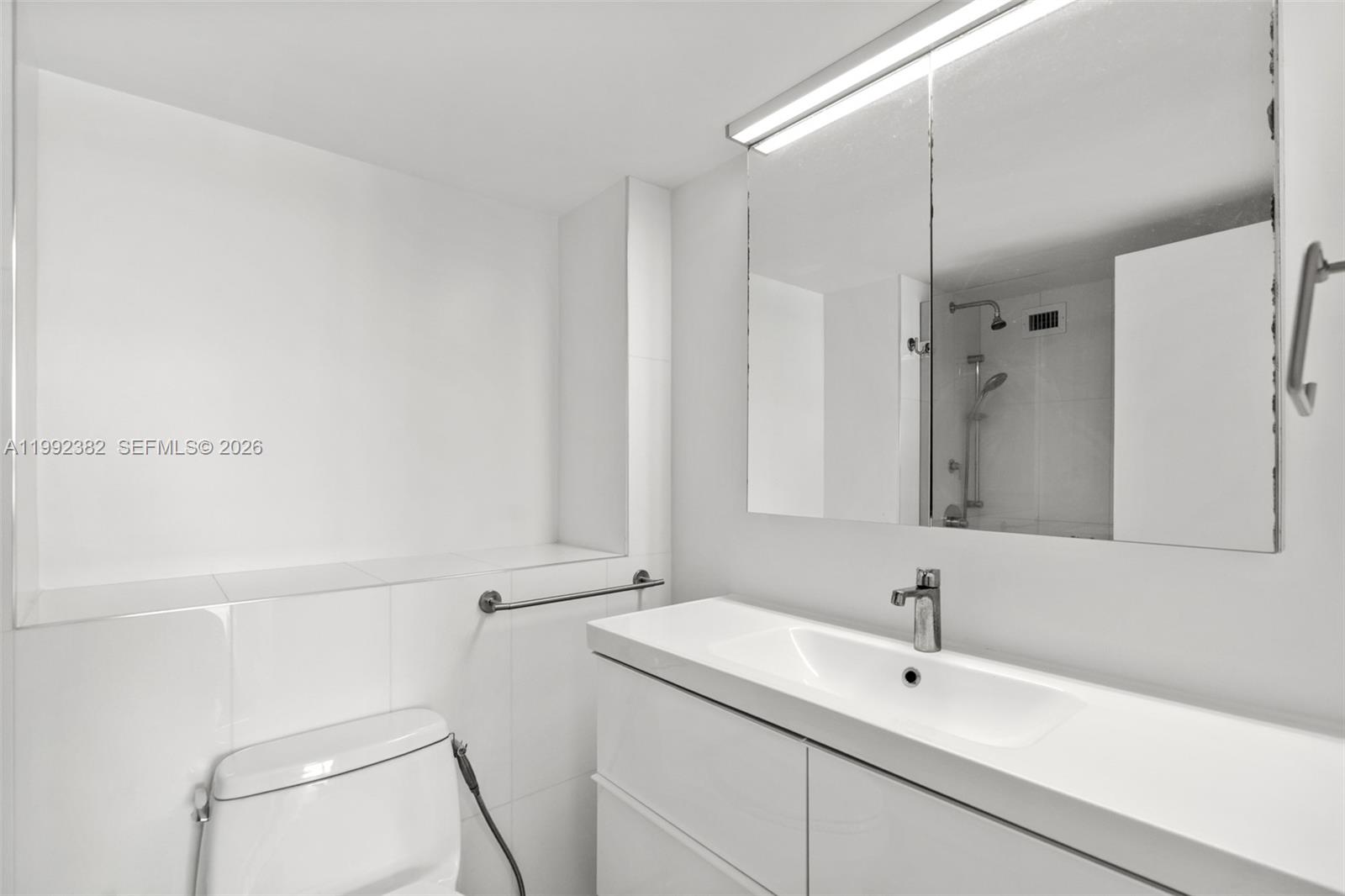 HALLMARK OF HOLLYWOOD - Residential