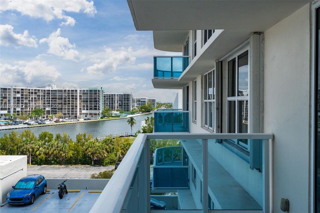 Photo of 3800 S Ocean Dr #522, Hollywood, FL 33019 (MLS # A11992382)