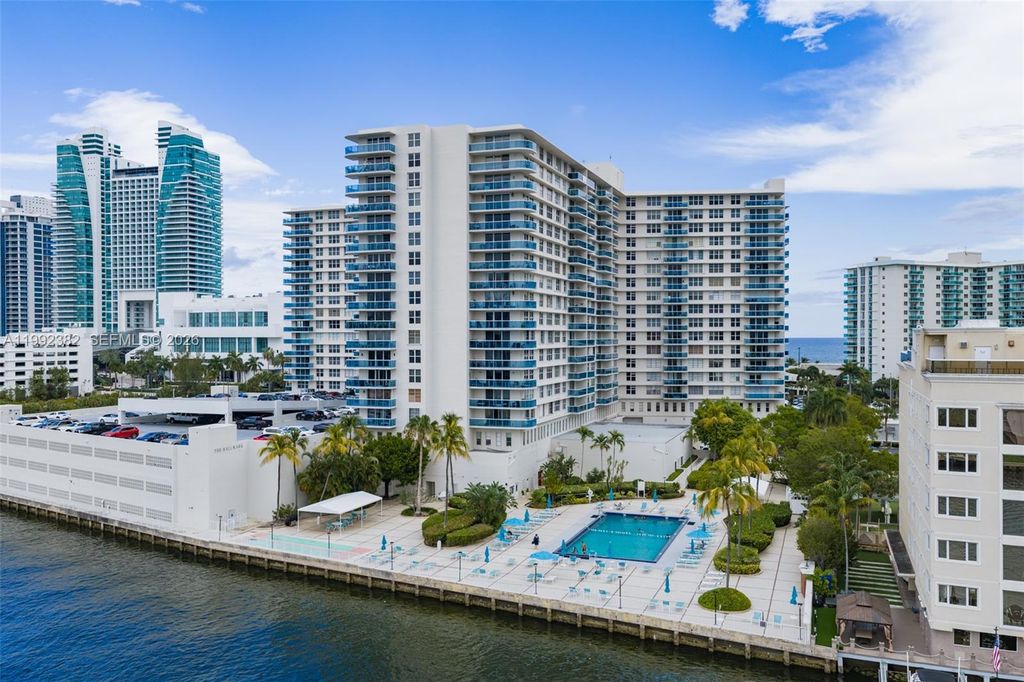 Photo of 3800 S Ocean Dr #522, Hollywood, FL 33019 (MLS # A11992382)