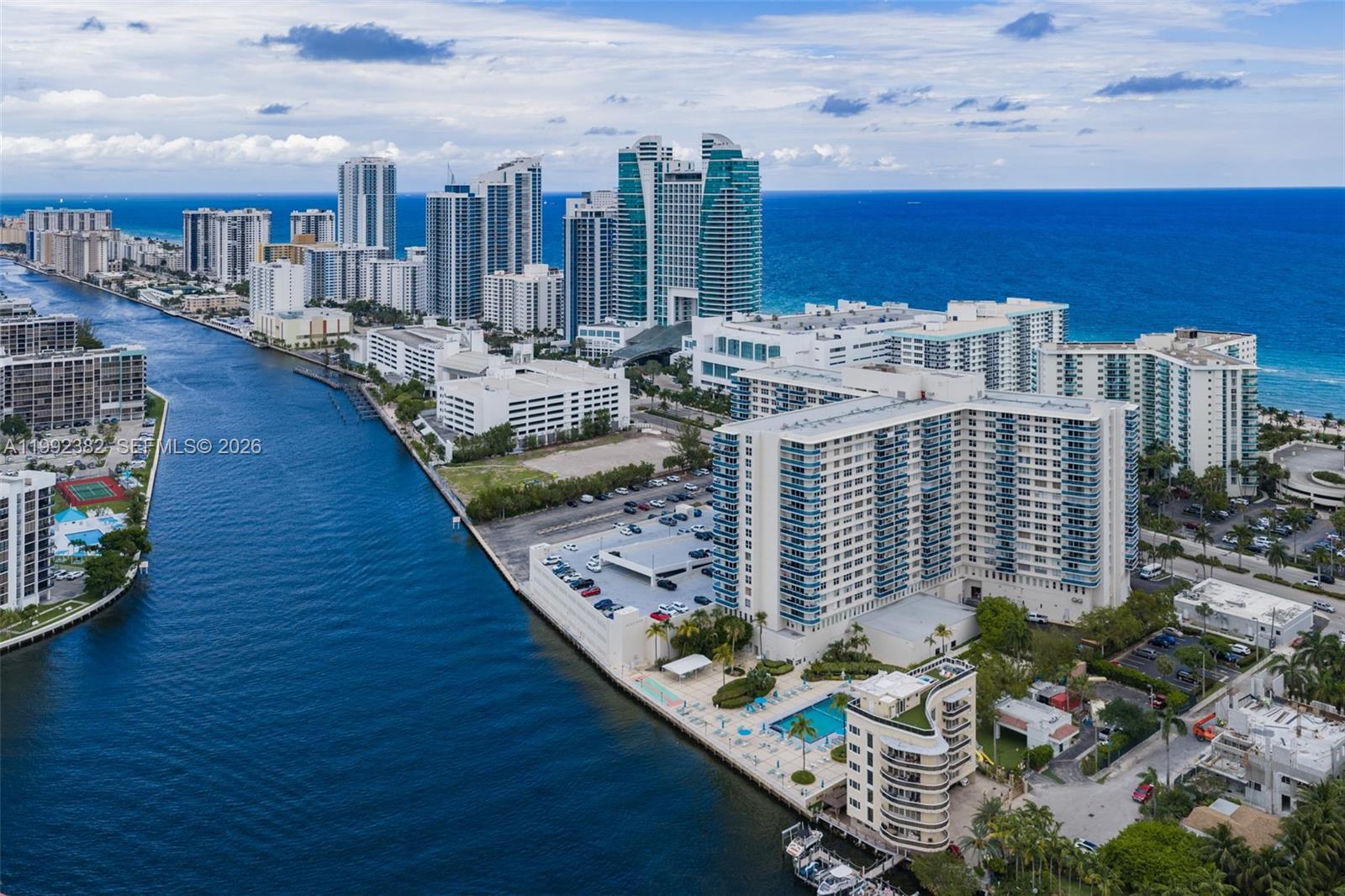 HALLMARK OF HOLLYWOOD - Residential