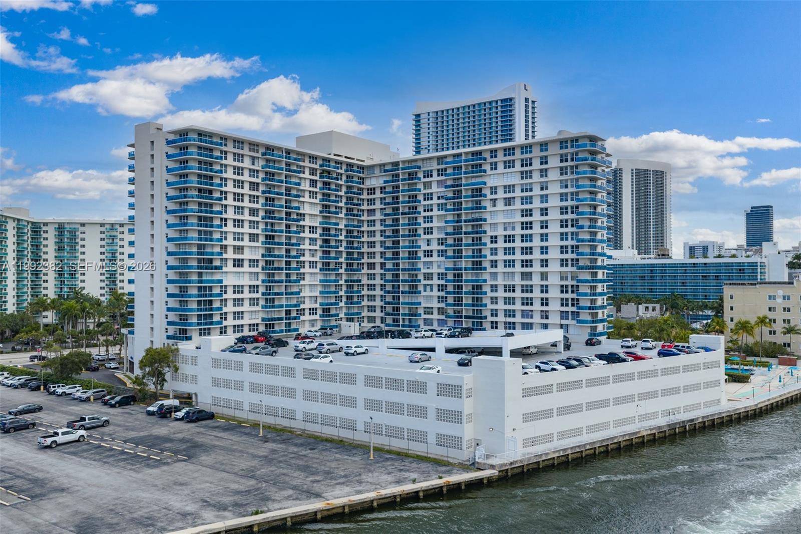 HALLMARK OF HOLLYWOOD - Residential