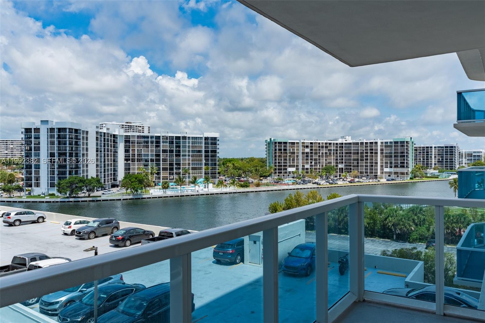 HALLMARK OF HOLLYWOOD - Residential