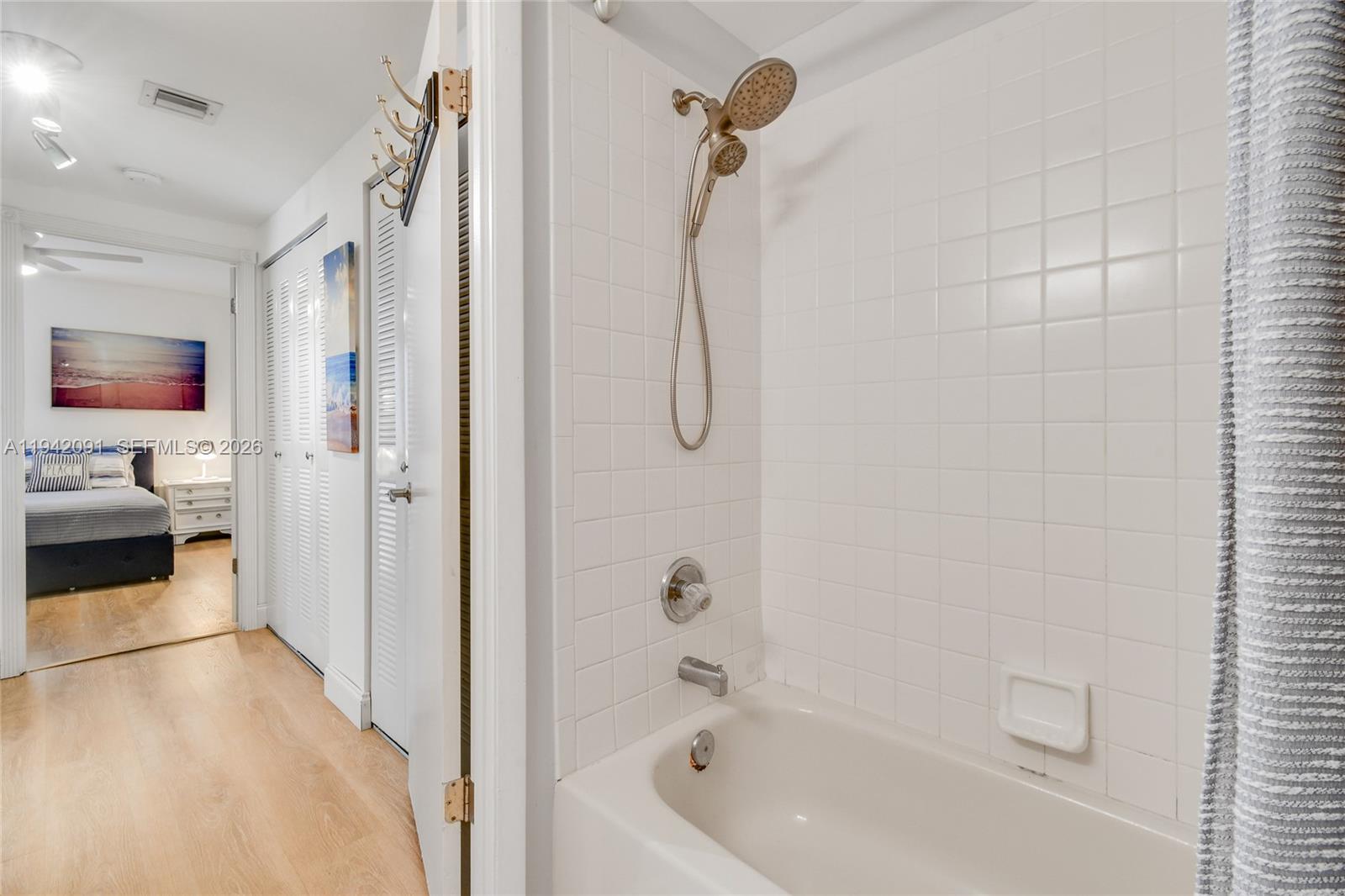 PLANTATION VILLAS CONDO F - Residential