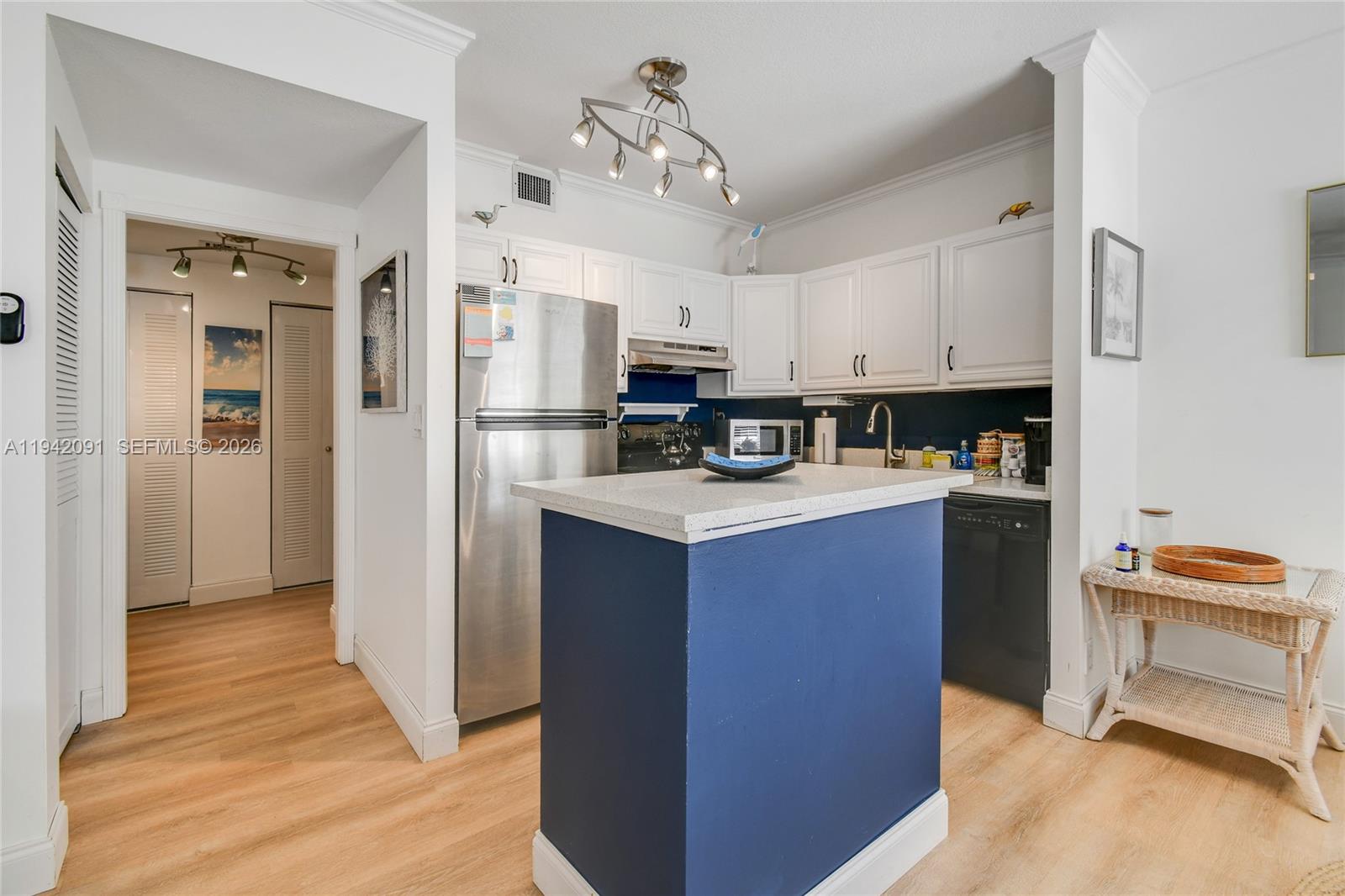 PLANTATION VILLAS CONDO F - Residential