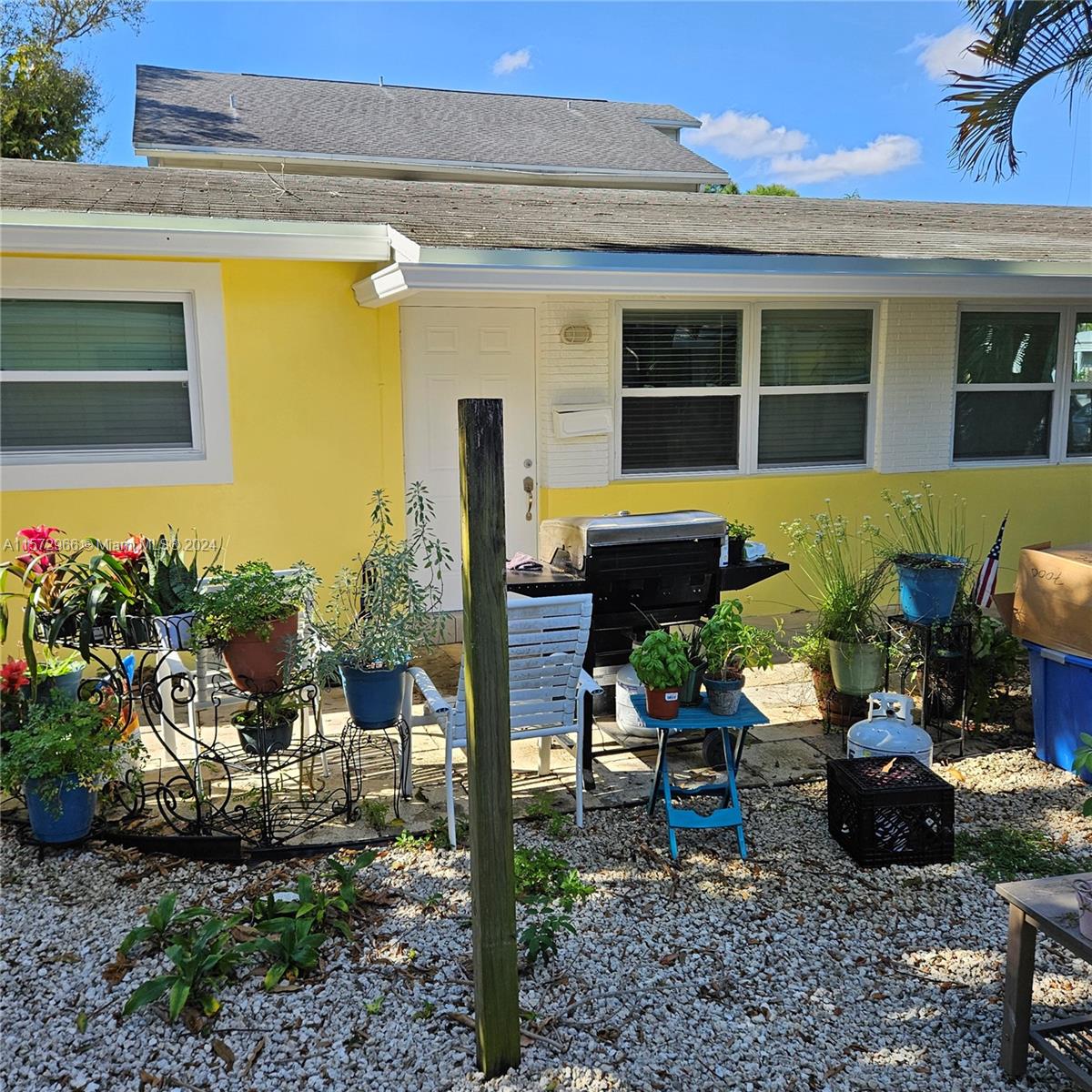 620 Sw 10th St St B, Fort Lauderdale, Broward County, Florida - 2 Bedrooms  
1 Bathrooms - 