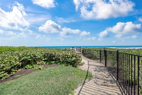 Condominium in Melbourne Beach FL 3031 Hafen Lane Ln 41.jpg