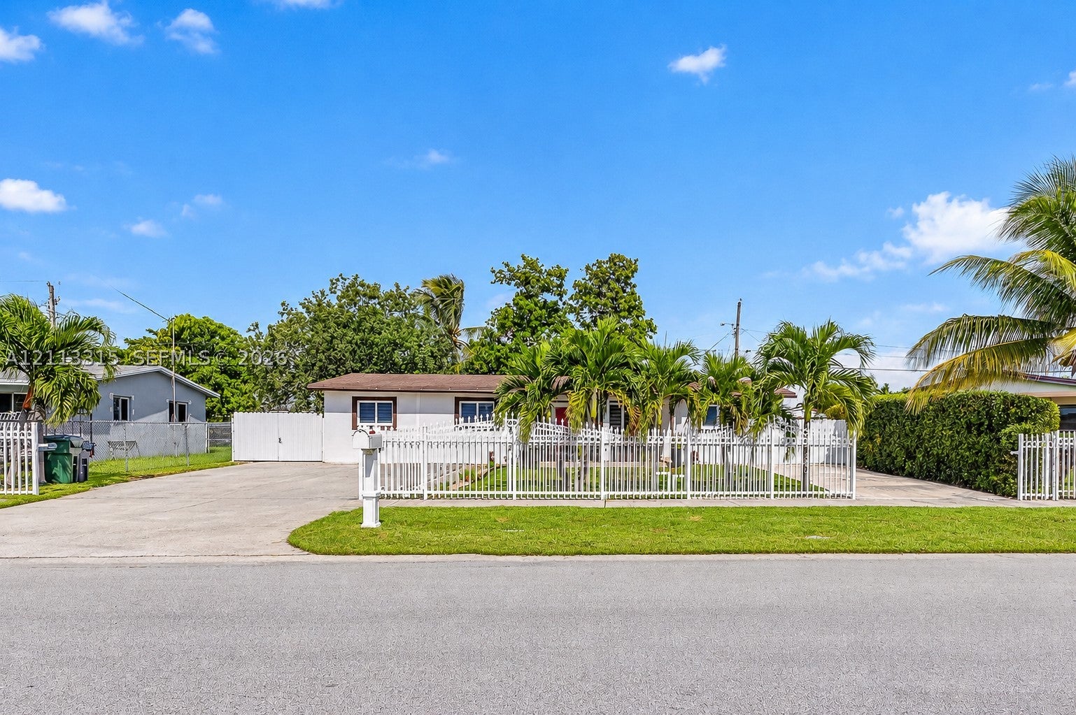 11821 SW 187th Ter