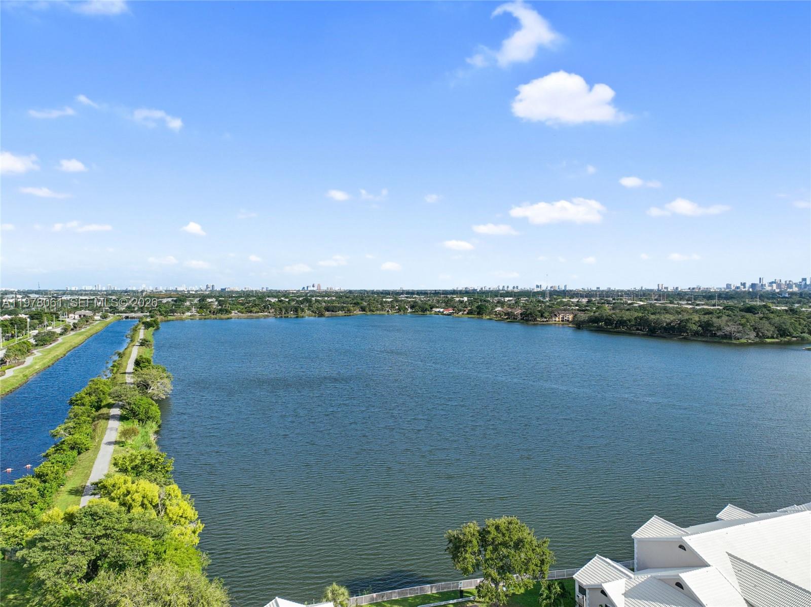 LAKEVIEW CLUB CONDO - Residential Lease