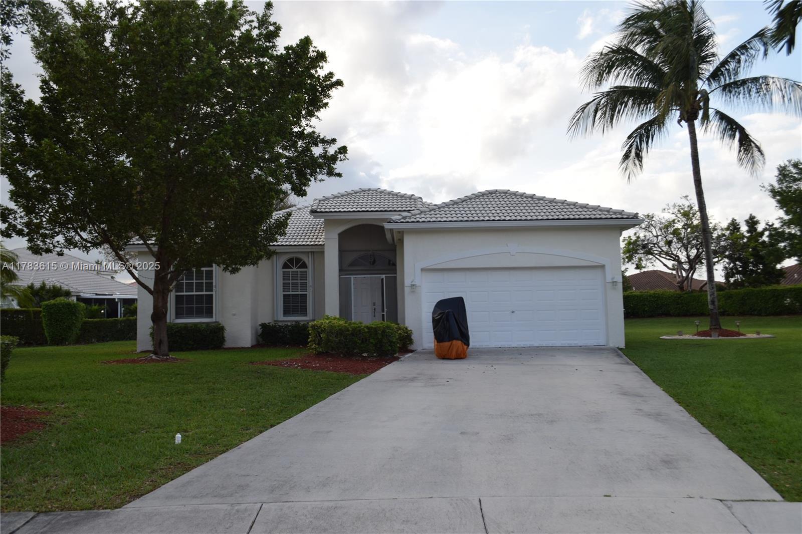440 Se 25th Dr, Homestead, Miami-Dade County, Florida - 3 Bedrooms  
2 Bathrooms - 