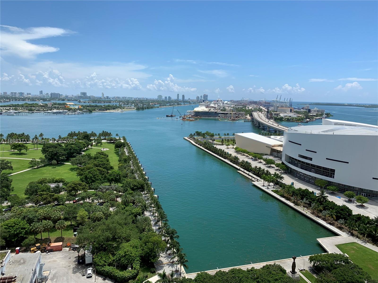 900 Biscayne Blvd 2405