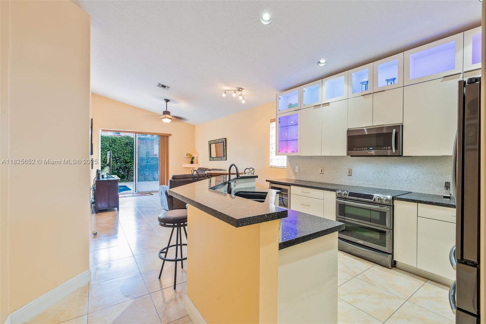 5305 NW 126th Dr, Coral Springs, FL, 33076/$665,000 3 5305 NW 126th Dr
