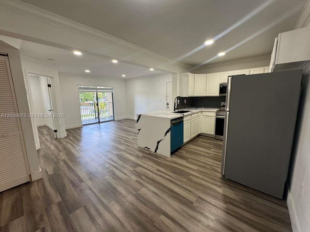 Photo of 300 W Palm Cir W #307, Pembroke Pines, FL 33025 (MLS # A12009973)