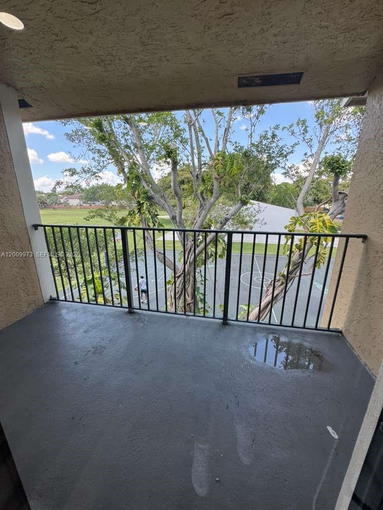 300 W Palm Cir W 307