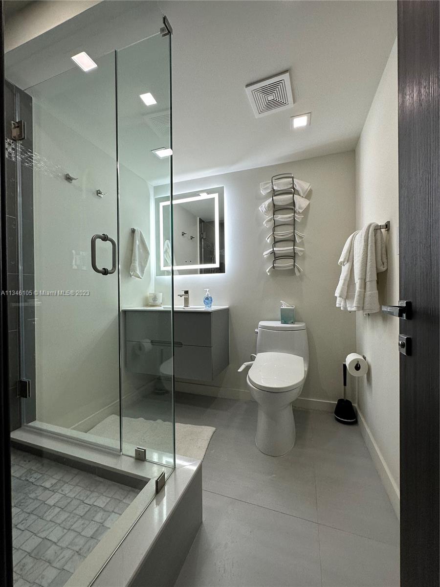 OCEANFRONT PLAZA CONDO - Residential Lease