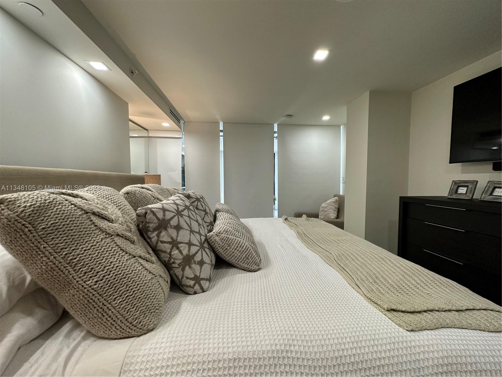 OCEANFRONT PLAZA CONDO - Residential Lease