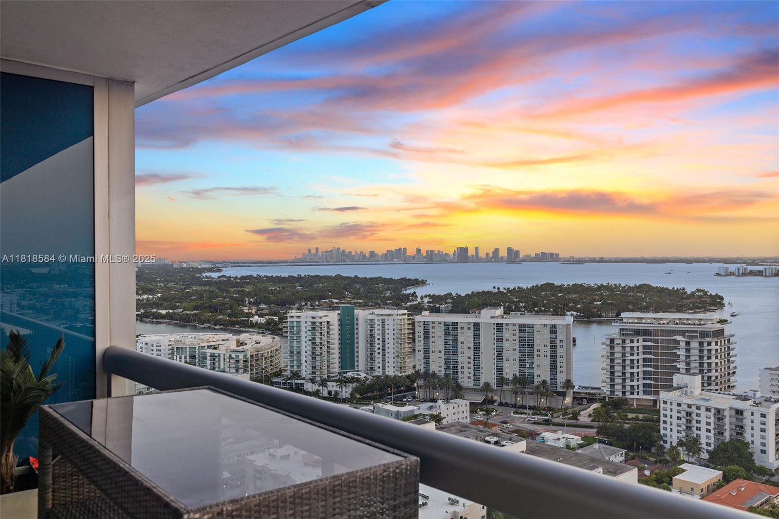 NORTH CARILLON BEACH COND - Residential